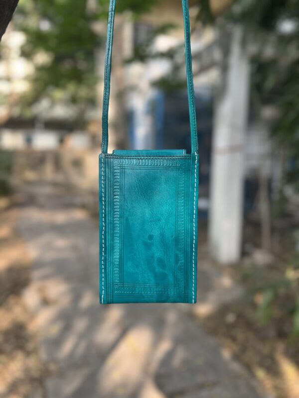 Heritage Threads Sling - Image 3